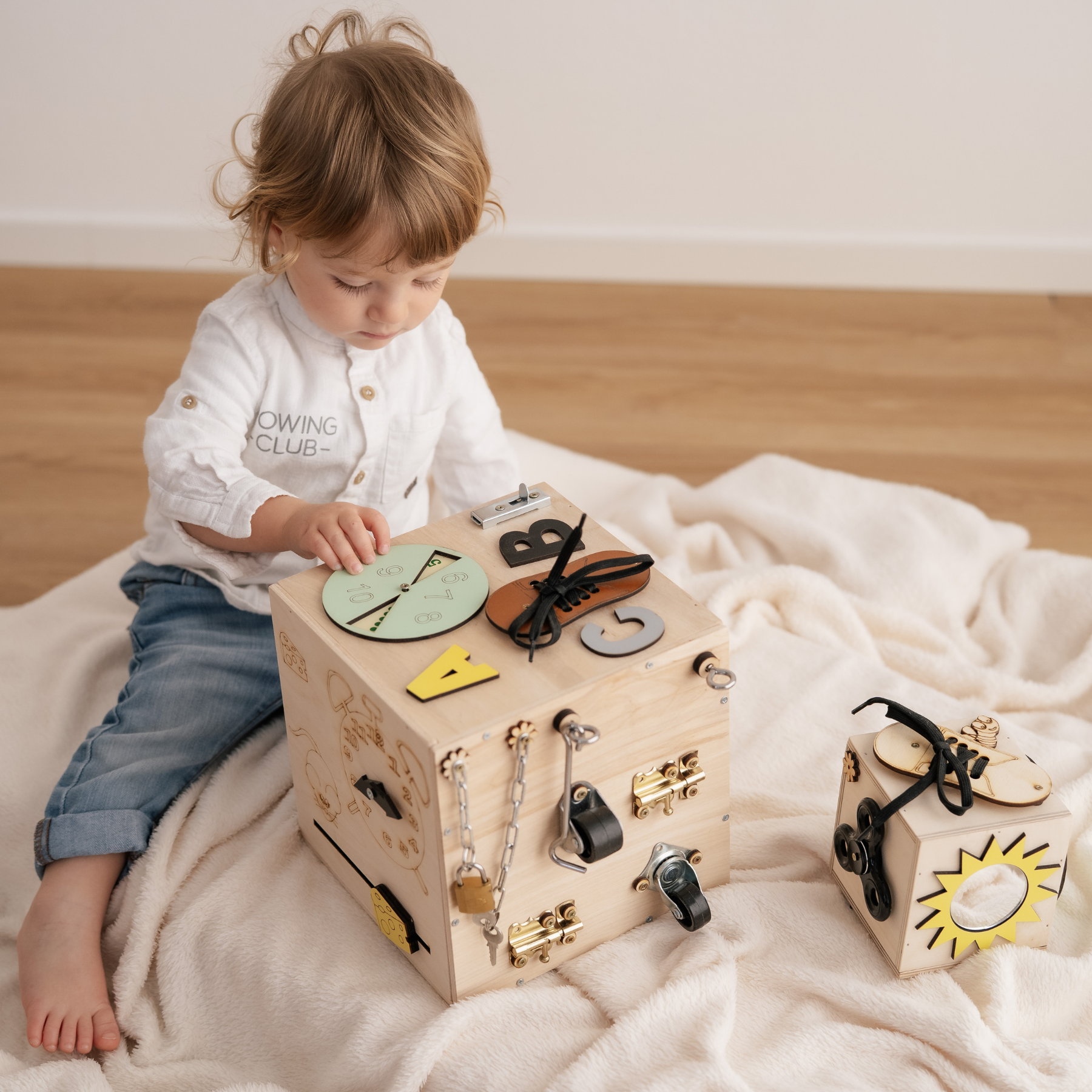 Montessori-Interaktiver Multiaktivitätswürfel