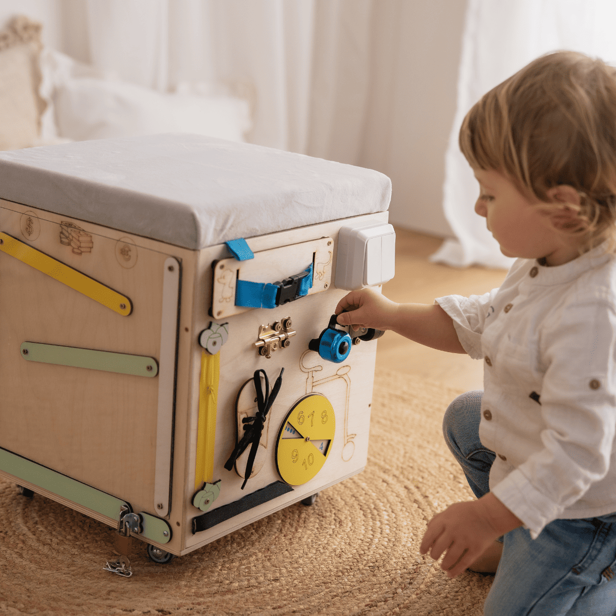 Montessori-Kiste für verschiedene Aktivitäten, Spielzeugkiste mit Sitzbank