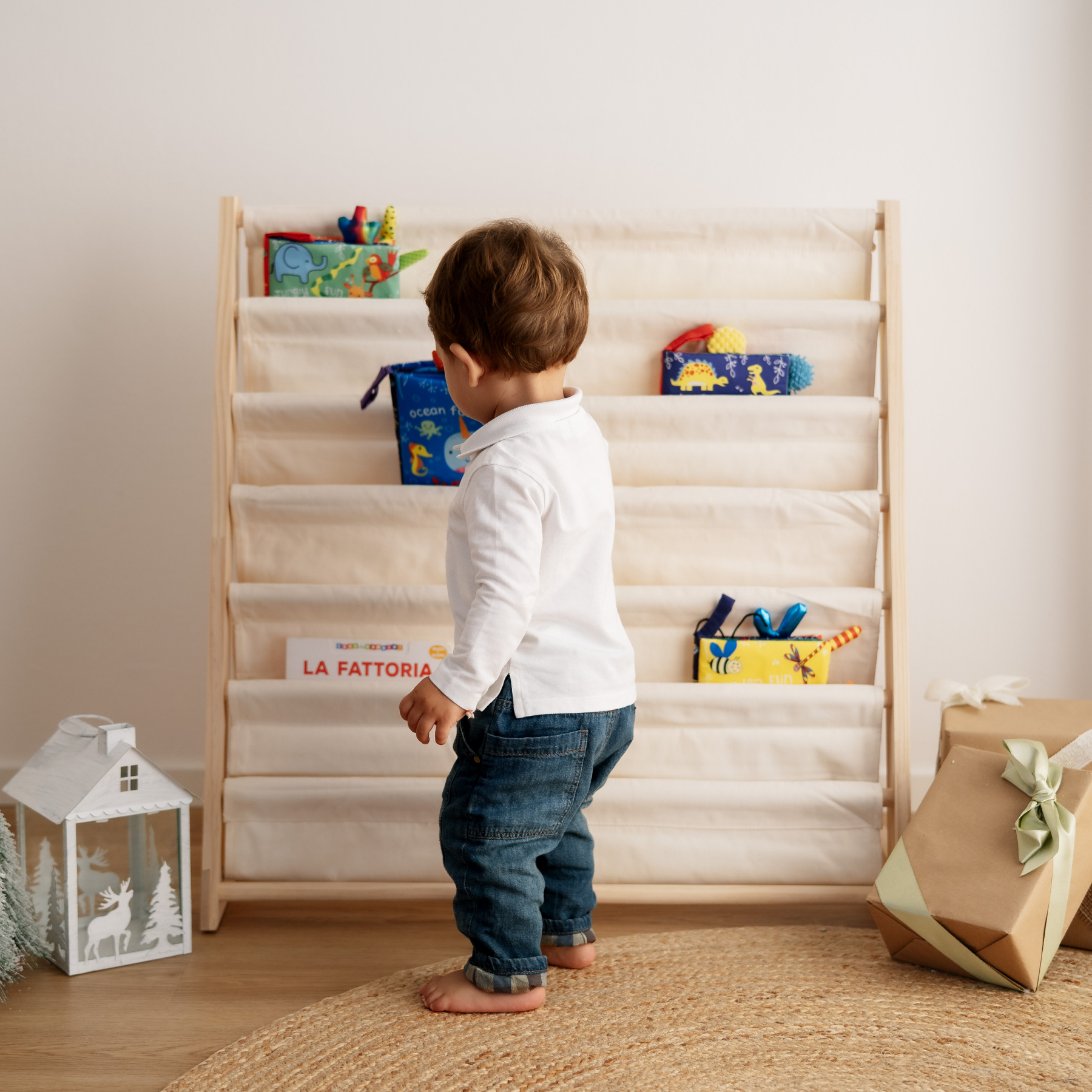 Vertikales Montessori-Bücherregal