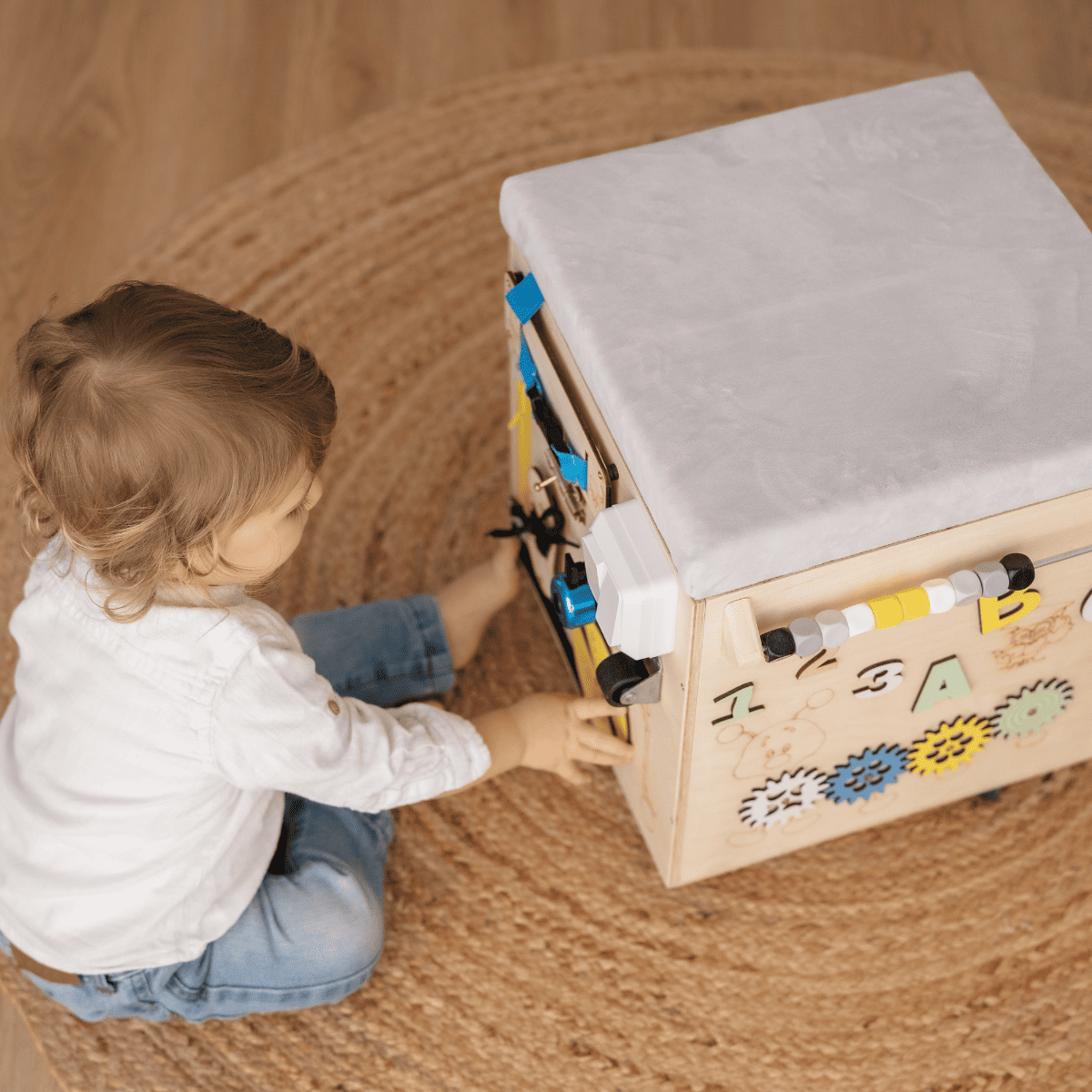 Montessori-Kiste für verschiedene Aktivitäten, Spielzeugkiste mit Sitzbank