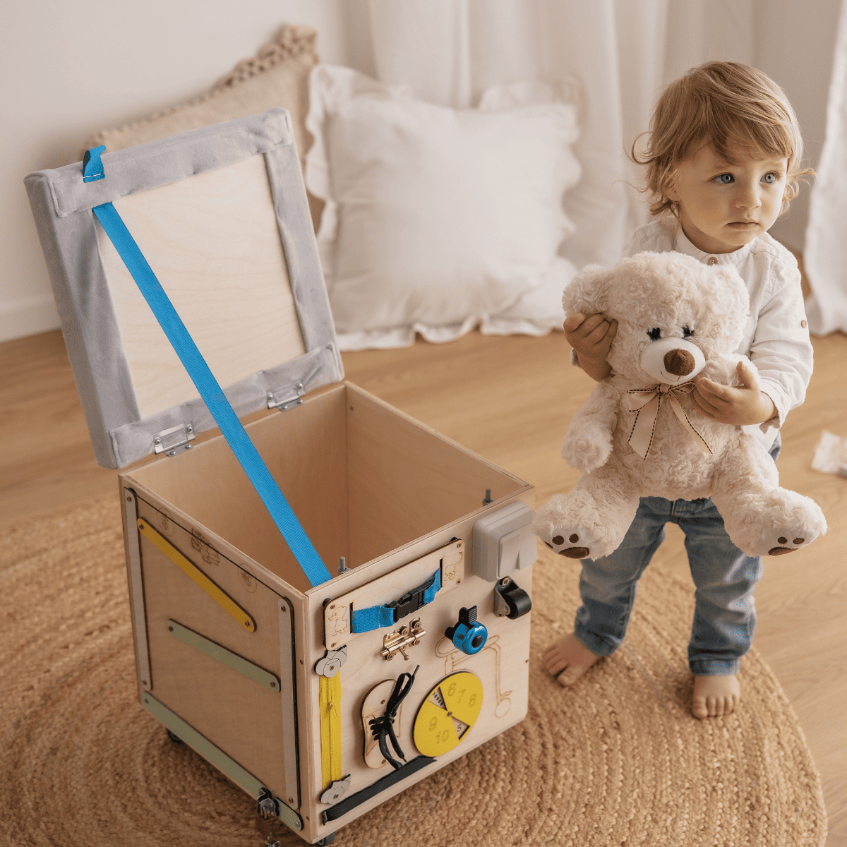 Montessori-Kiste für verschiedene Aktivitäten, Spielzeugkiste mit Sitzbank