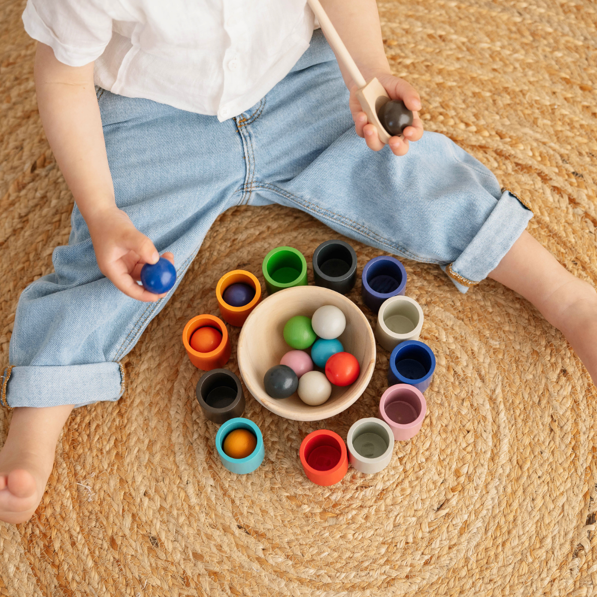 Geschicklichkeitsspiel „Balls in Cups“