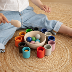 Geschicklichkeitsspiel „Balls in Cups“