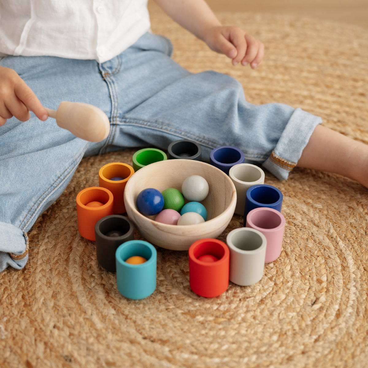 Geschicklichkeitsspiel „Balls in Cups“