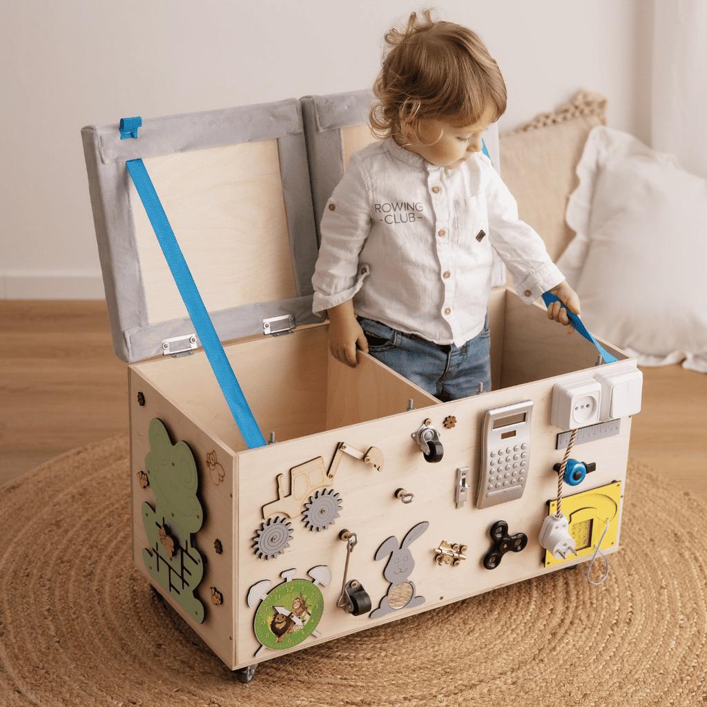 Montessori-Spielzeugkiste mit vielfältigen Aktivitäten